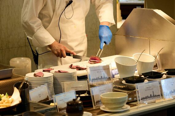 ビュッフェのローストビーフ