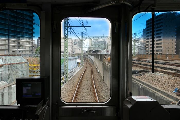 高架上の本線が見えてきた