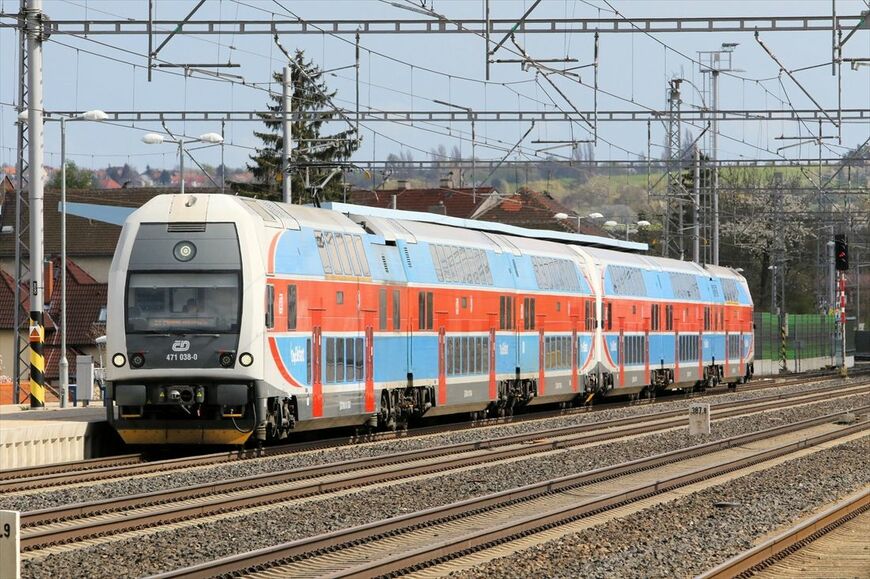 チェコ国内の都市圏で使用される471型電車（撮影：橋爪智之）
