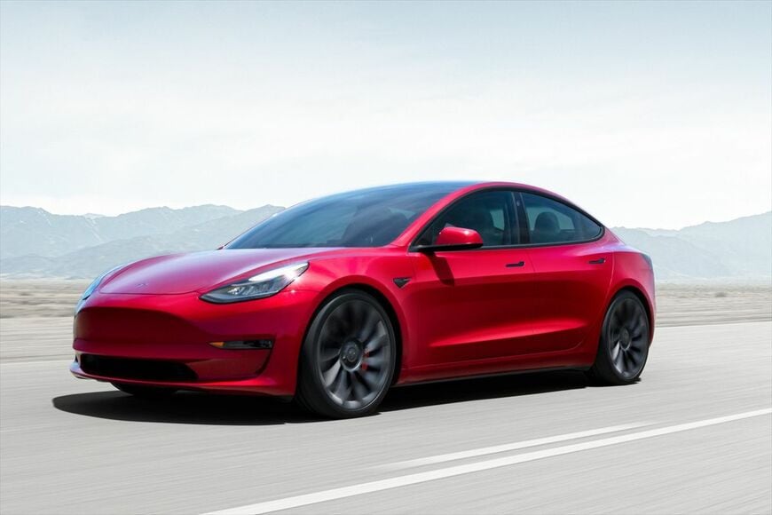 テスラ「モデル3」（写真：Tesla）