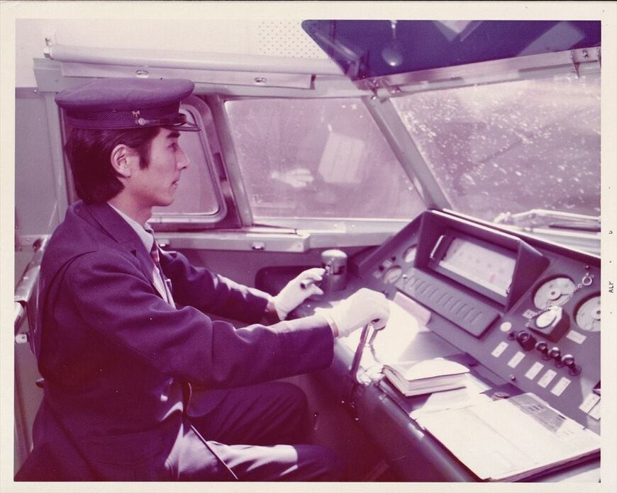 0系新幹線の運転風景（写真提供：にわあつし）