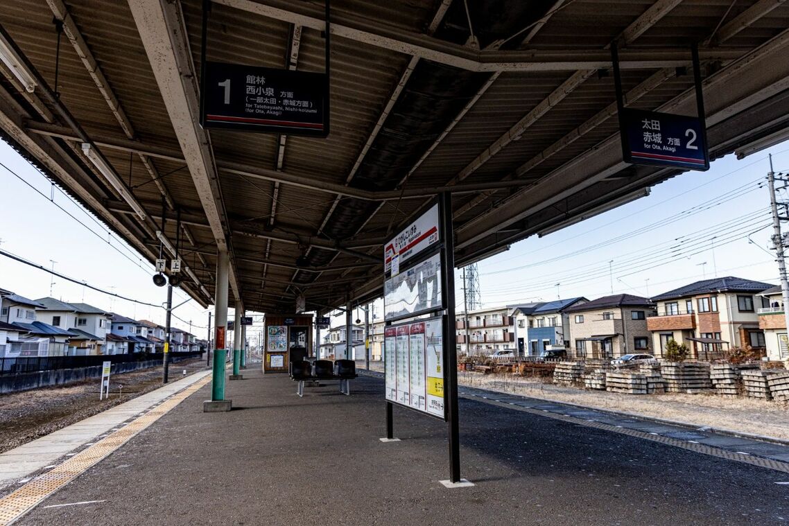 東小泉駅は小泉線の中でも運転上の要衝。太田方面と