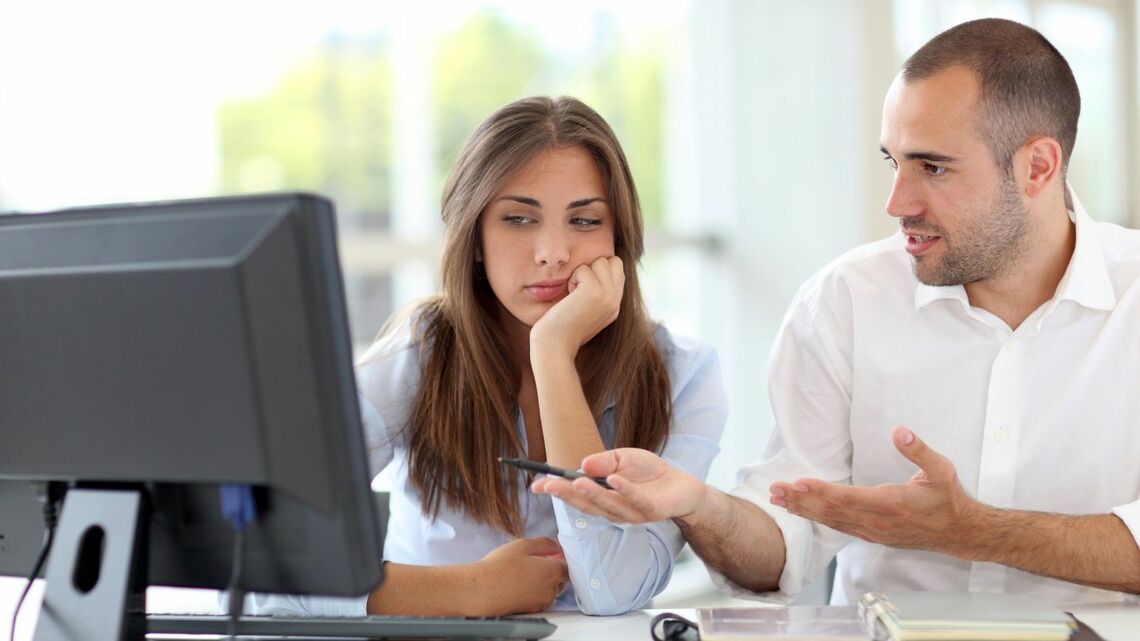 「論破」ほど優越感に浸れるものはない（写真：Goodluz／PIXTA）