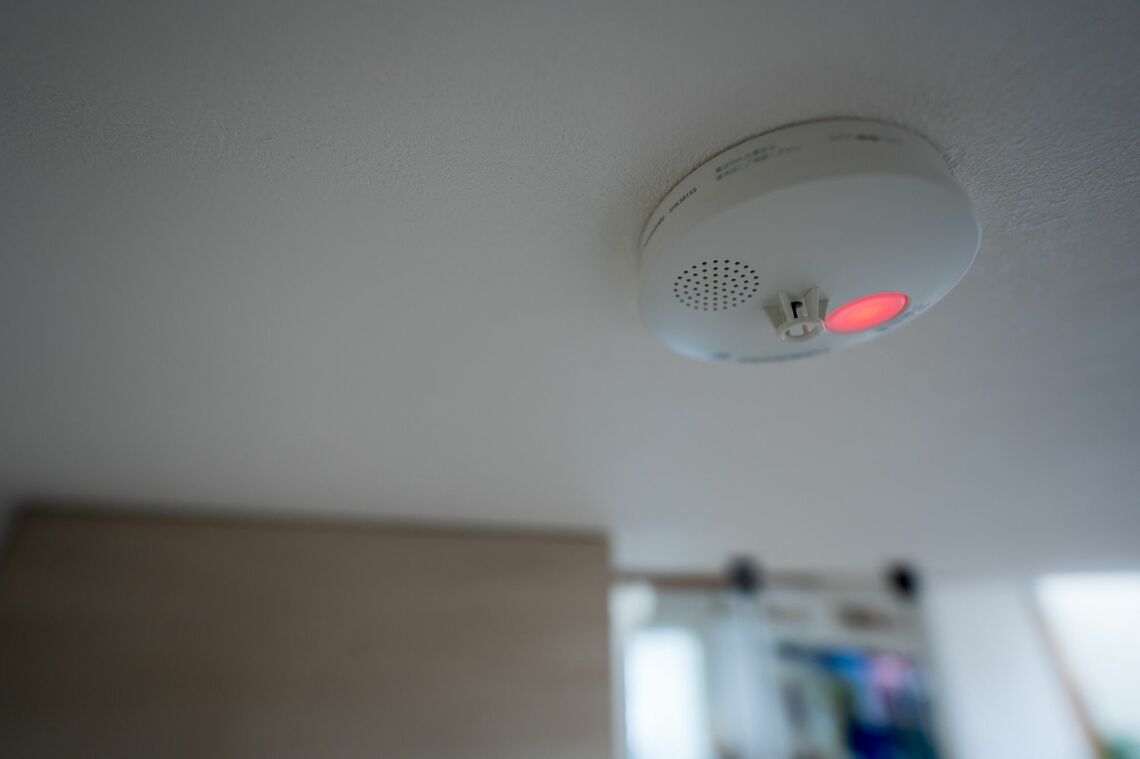 住宅用火災警報器（写真：kker／PIXTA）※写真はイメージです