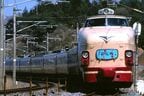 ボンネット型先頭車の特急「ひたち」。九州からの