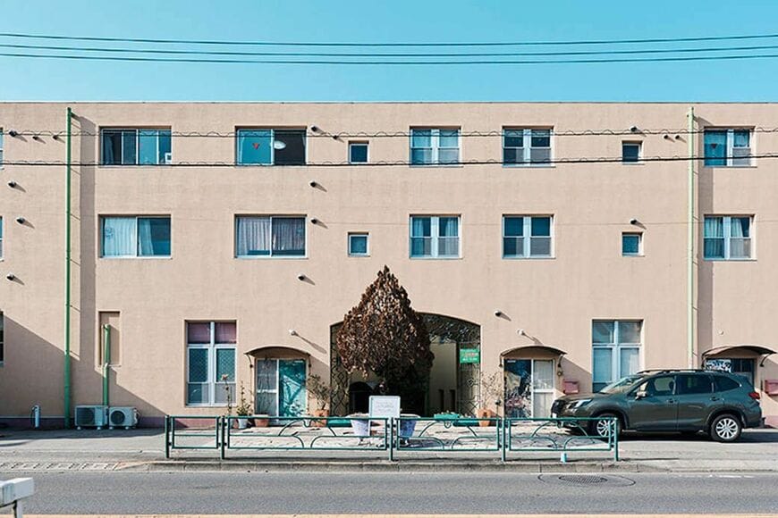 アパート「アップル＆サムシングエルス」外観
