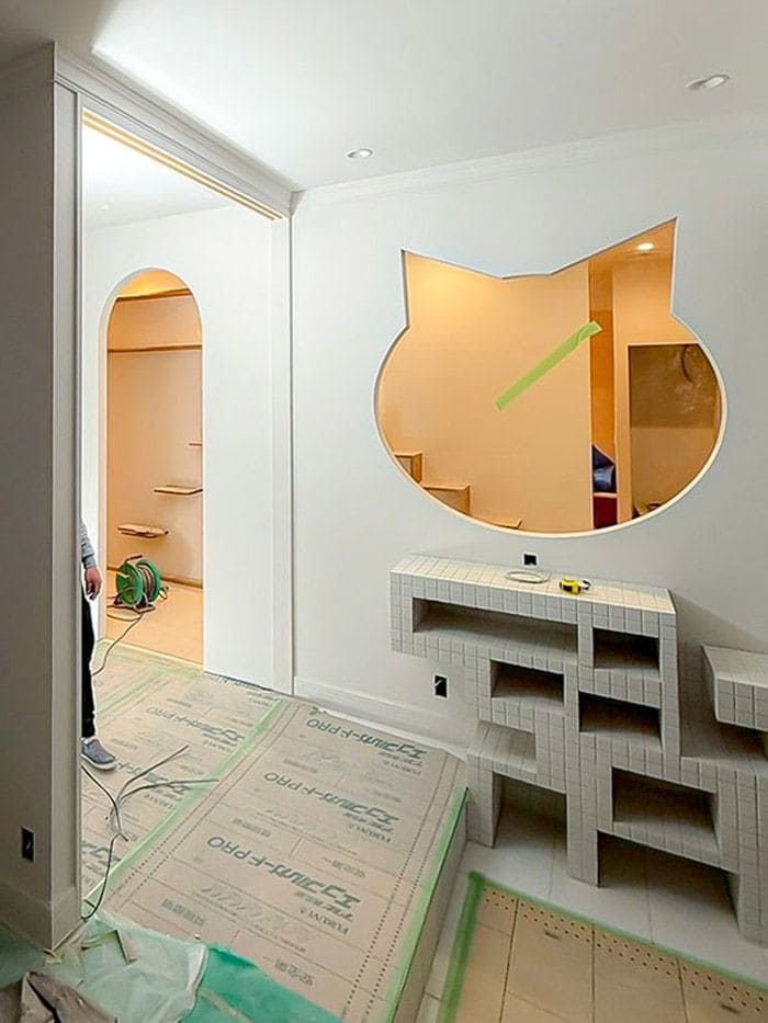 猫も快適に過ごせる3階建ての自社ビル、鋭意建設中