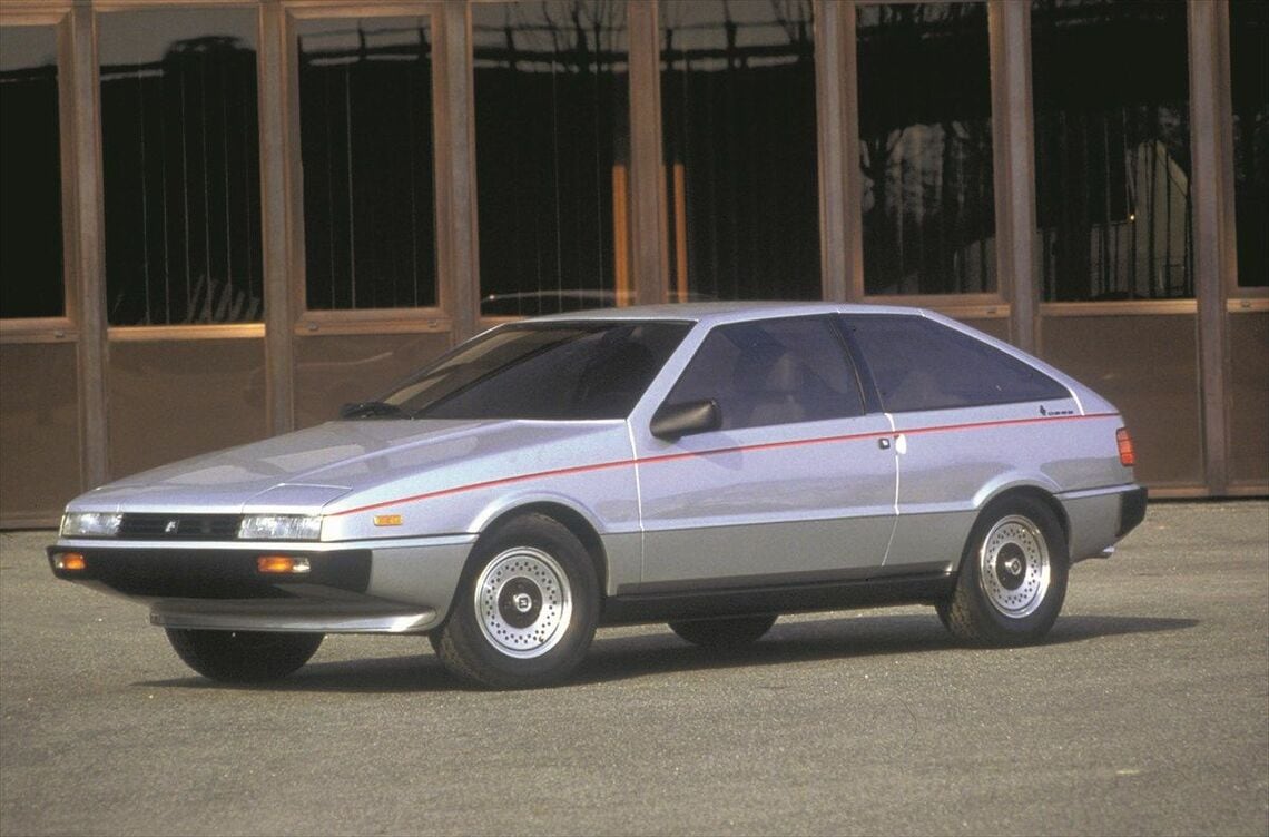 のちに「ピアッツァ」となるコンセプトカー「アッソ・ディ・フィオーリ」（写真：ITALDESIGN）