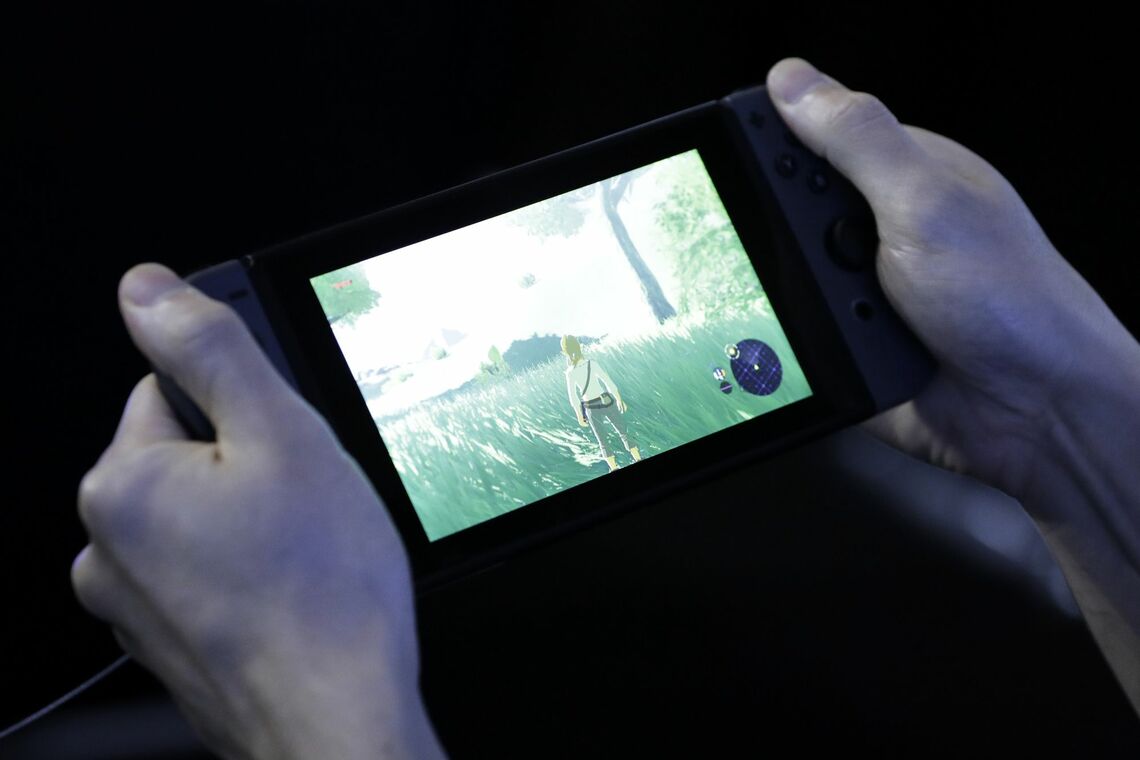 ｢ゼルダの伝説 ブレス オブ ザ ワイルド｣を楽しむプレイヤーPhotographer: Kiyoshi Ota/Bloomberg