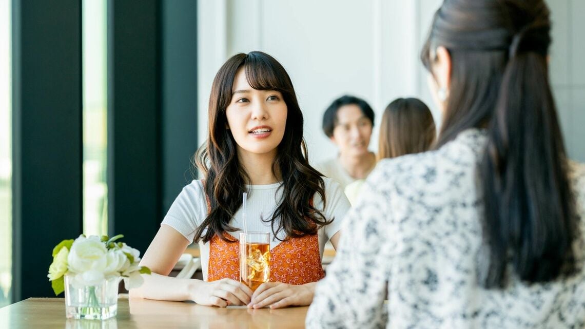 悩みごとを聞いていて「疲れ」を感じてしまうのは、受け止めかたのせいかもしれません(写真:takeuchi masato/PIXTA)