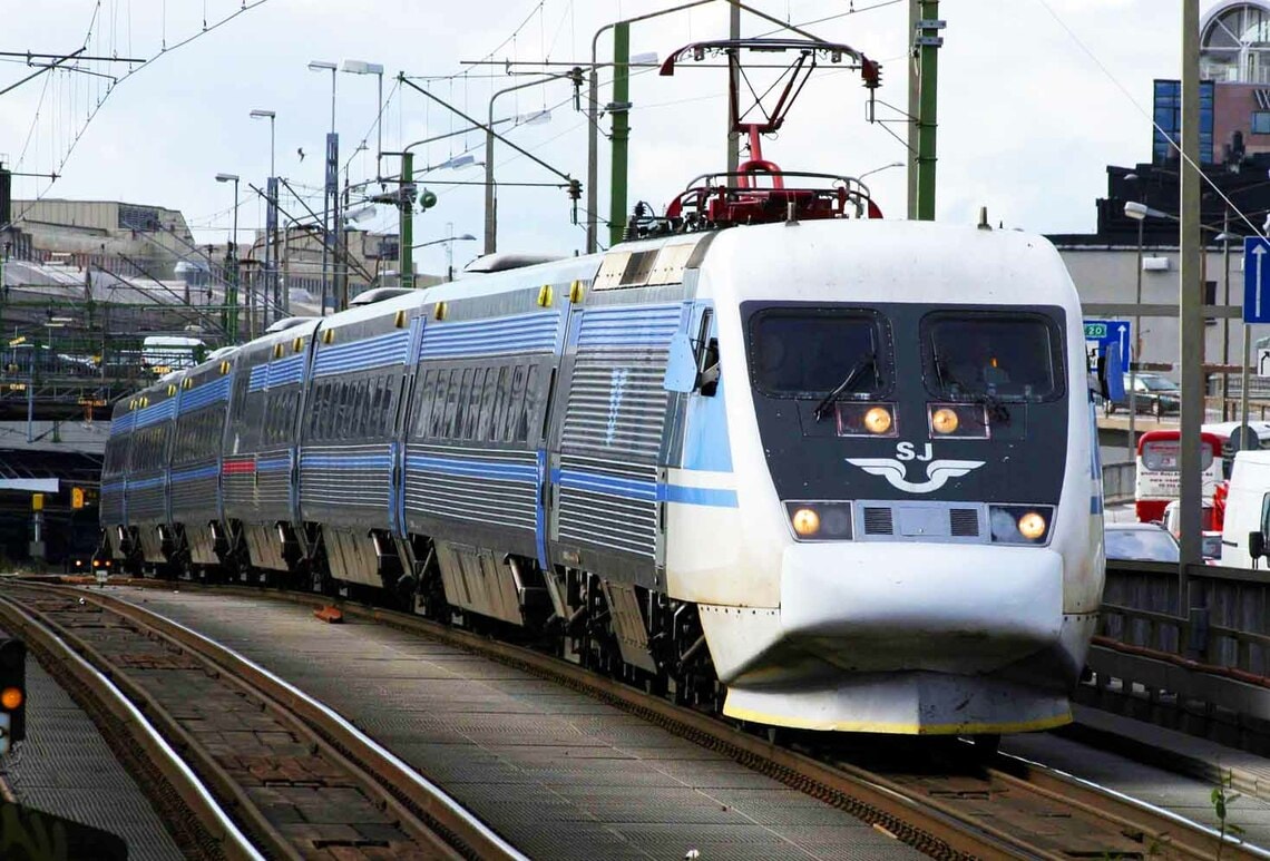 スウェーデンの車体傾斜式列車、X2000（撮影：南正時）