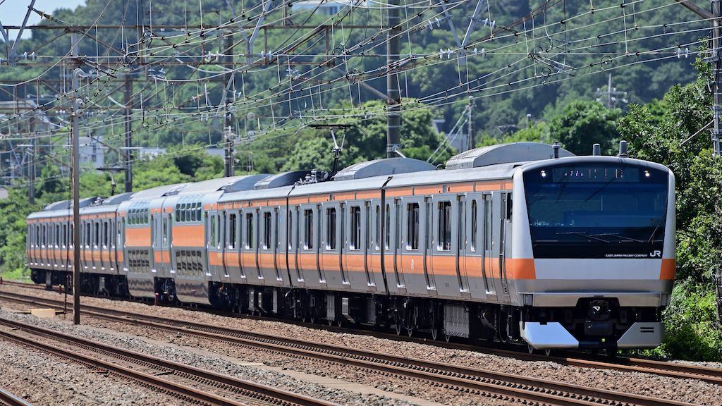 2階建てグリーン車両が組み込まれた中央快速線の車両（写真：Jun Kaida/PIXTA）