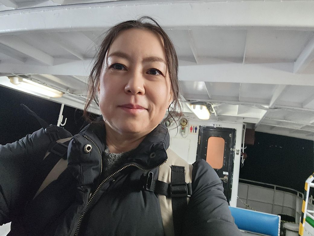 高速船に乗り込んだくらたま（写真：筆者提供）