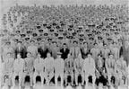海軍空技廠飛行機研究係総員の記念写真。1940年8月