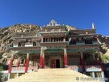 「カザ」のゴンパ（チベットのお寺）（写真：筆者撮影）