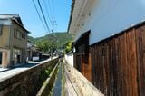 龍野城下町は、文化庁により重要伝統的建造物群保存地区に指定。明治から昭和の建築物が混在する情緒あふれる町並みが広がる（筆者撮影）