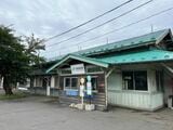 旅情を誘う駅舎（筆者撮影）