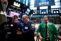 NYダウ237ドル安､米国株が今年最大の下げ ｢減税策の実施が遅れる｣との懸念強まる