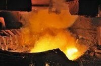 １２年度の粗鋼生産は１億トン台維持だが１１年度を下回る見通し。国内回復でも円高定着で外需後退--日本鉄鋼連盟が発表