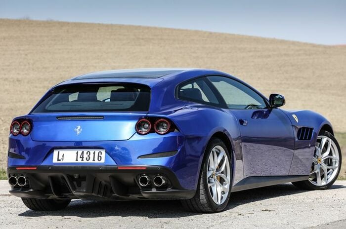 フェラーリ GTC4 ルッソT｜Ferrari GTC4Lusso T