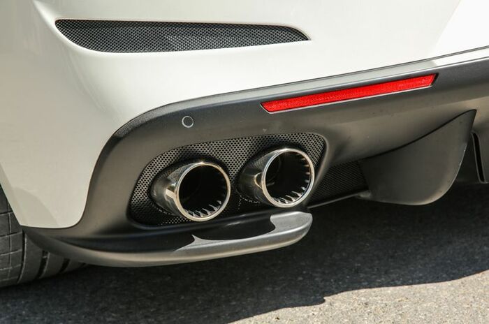 フェラーリ GTC4 ルッソT｜Ferrari GTC4Lusso T