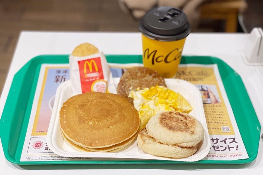 朝マックで一番高価な780円。ビッグでデラックスな朝ごはん（筆者撮影）