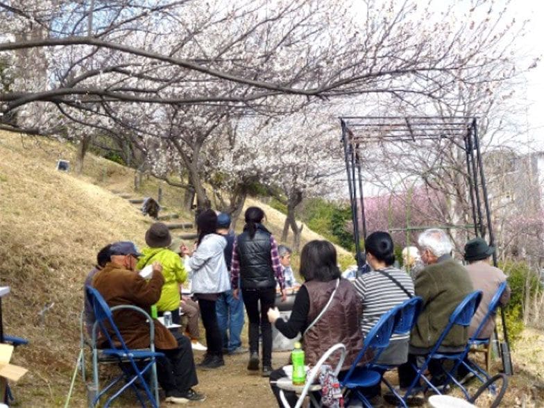 「梅見会」の様子