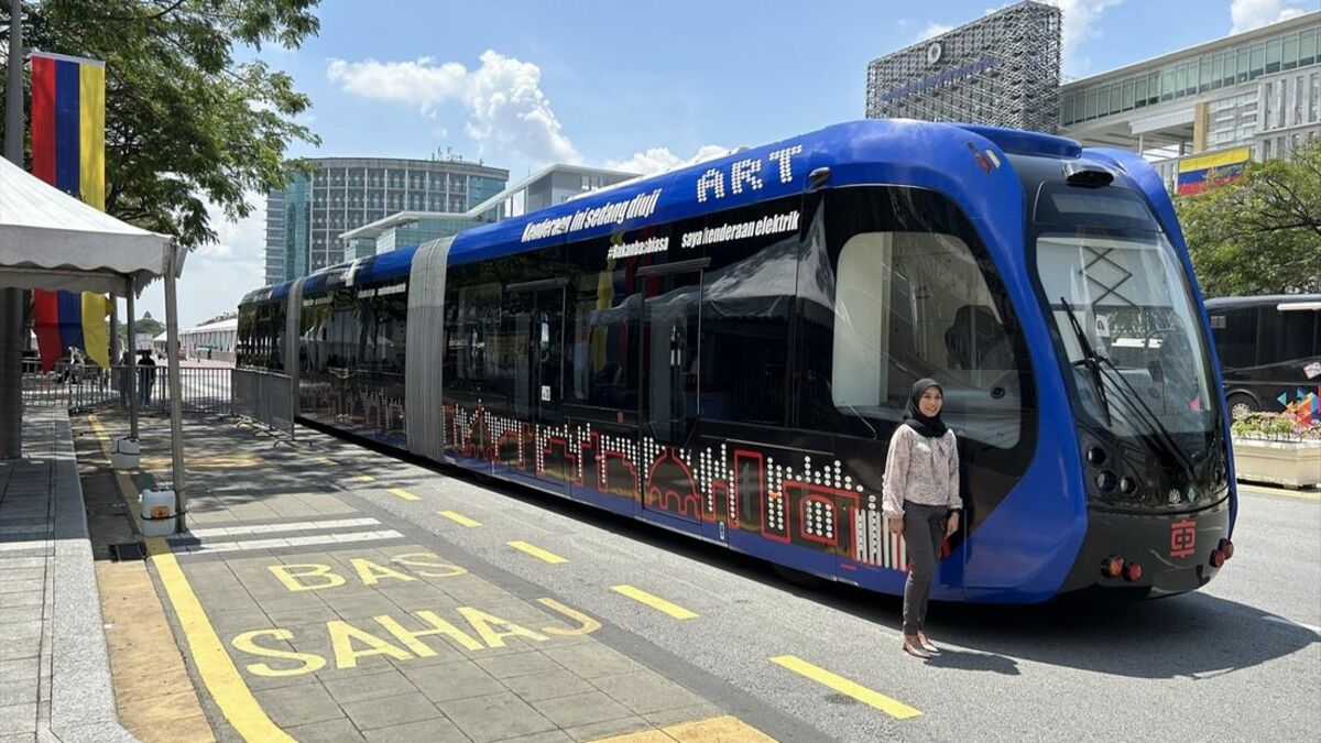 LRTか､それともバスか？中国製｢ART｣とは何者か レールなし､路面の白線マーカーに沿い走行 | 海外 | 東洋経済オンライン
