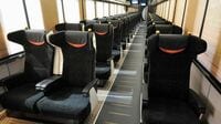 増強相次ぐ｢有料着席列車｣は救世主になるか 通勤利用低迷の中､一般列車減らし増発の例も