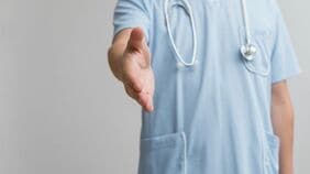 専門医､経歴､出身大学…がん治療で命を預けられる"医師の条件"　患者を診て40年の医師が明かす｢録音NGはアウト｣の訳