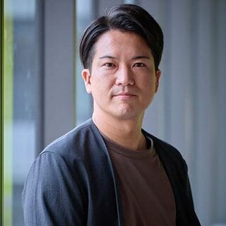 大野大輔（おおの・だいすけ）組織開発コンサルタント、研修デザイナー1991年生まれ。東京の公立小学校に10年間勤務。2023年度より先生の幸せ研究所に転職。全国の学校、園で改革の研修を中心とした伴走型支援に尽力。企業の教育アドバイザーや組織開発コンサルタントも兼務。鎌倉市学習者中心の学び推進参与。立命館宇治中学校・高等学校DXハイスクール運営指導委員。東京都板橋区立板橋第十小学校CS委員。メンタルヘルス不調の予防を目指すBANSO-COによる人材開発研修のスーパーバイザー。教育雑誌・新聞へ多数寄稿。Podcast「ほぼ教育最前線 あなたにかわって、私が聞きます。」パーソナリティ。「今日が楽しく、明日が待たれる学校」であふれる社会をつくるために活動中。著書に『研修リデザイン』（教育開発研究所）がある