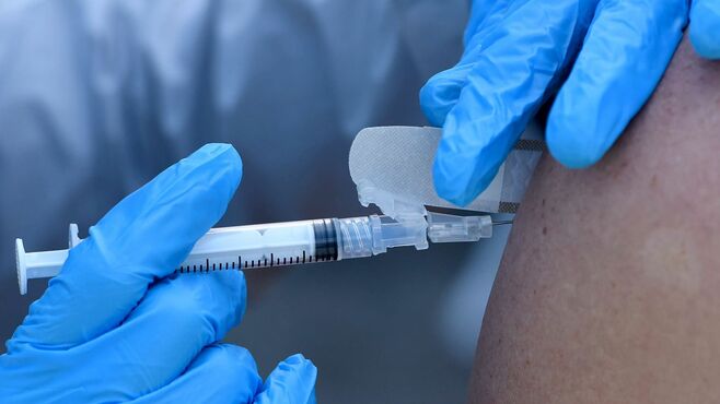 日本のワクチン接種が｢異常に遅い｣呆れた理由