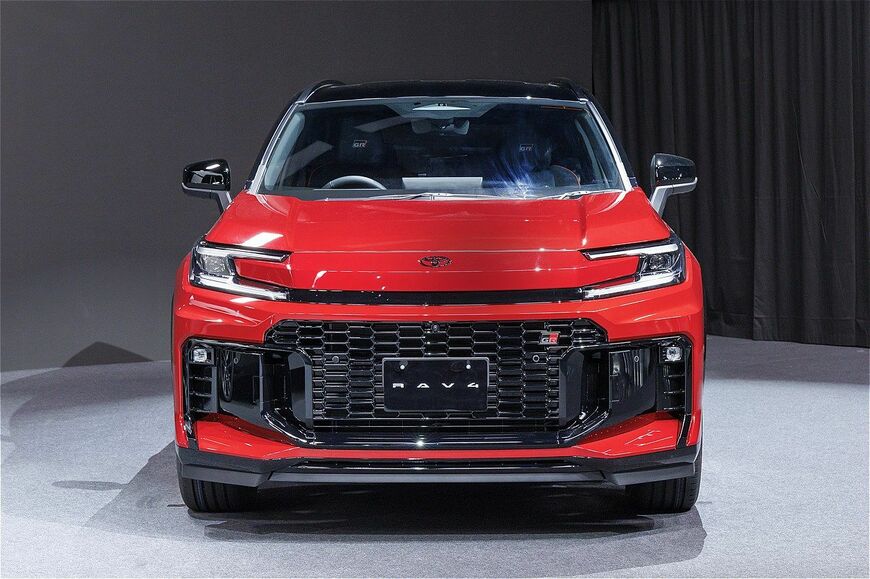 トヨタ新型「RAV4 GR SPORT（プロトタイプ）」（写真：トヨタ自動車）