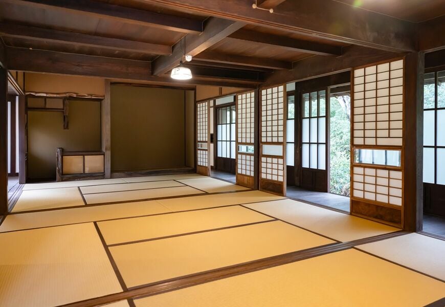 親が健在のうちから実家の片付けや処分に取り組んだ50代女性に話を聞いた。写真はイメージ（写真：Princess Anmitsu / PIXTA）