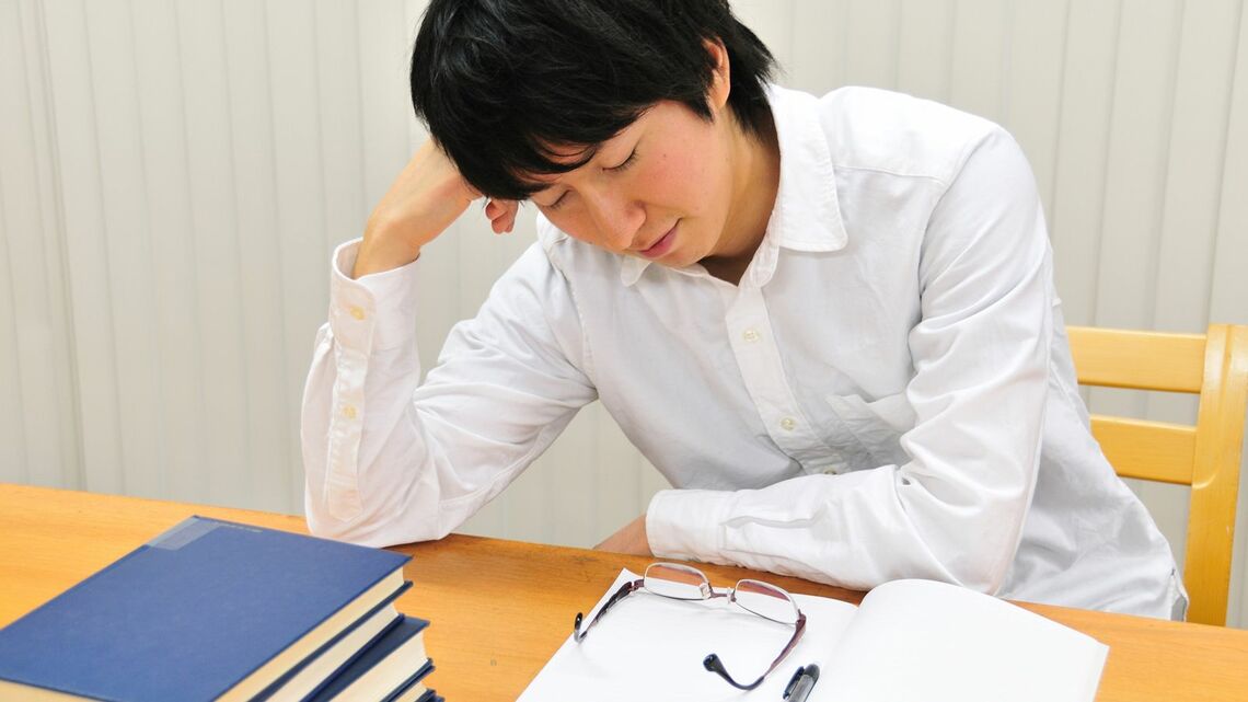 いったいどうすれば「要領の悪さ」から脱却し、学習の効率を高めていけるのでしょうか(写真:tsukat/PIXTA)