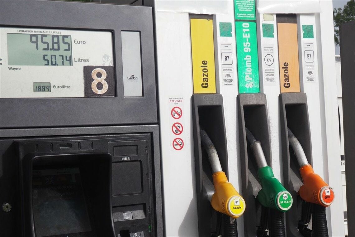 フランスのガソリンスタンド。 GAZOLEはガソリンではなく軽油なので注意（筆者撮影）
