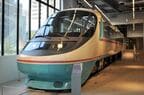 2階建て車両を連結したRSE