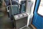 車内には必ずゴミ箱を設置、ドア横には消毒液