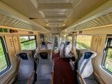 チェントヴァッリ鉄道のこぢんまりとした車内（写真：筆者撮影）