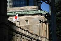 日銀の追加利上げ､5割超のエコノミストが6月予想 中東情勢の緊迫化を受けてやや後ずれ