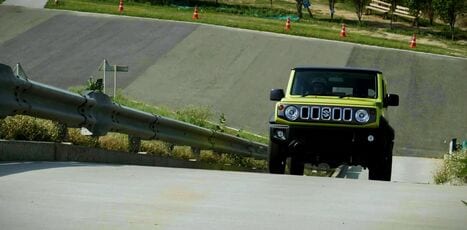 〈初の首位〉スズキが輸入車トップに！スズキのインド｢逆輸入車｣がベンツやBMWらドイツ高級車を追い抜いた理由