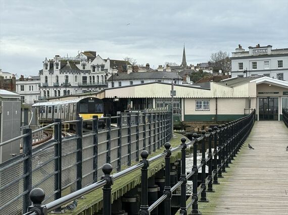 ワイト島 アイランドライン ライドピアトラムウェイ跡