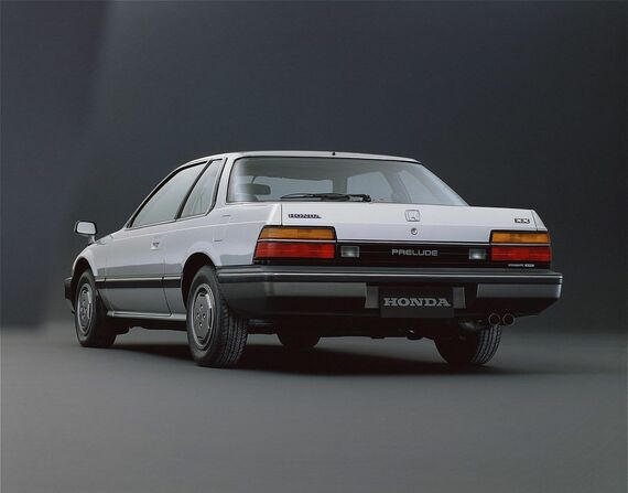 2代目プレリュードのリアビュー