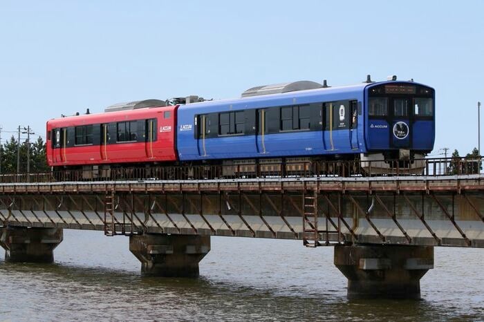 男鹿線を走る蓄電池電車「ACCUM」