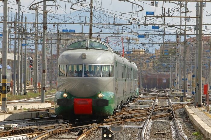 ローマ・テルミニ駅に姿を現したETR252型