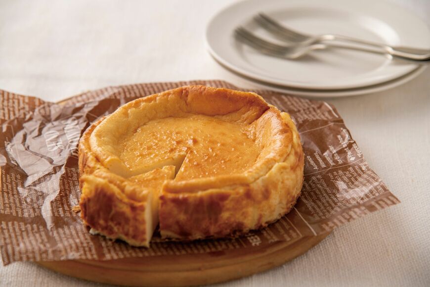 安部司氏が「無添加×安心×美味しい」「軽食・おかずにもなる」をコンセプトに考案した「安部おやつ」の人気メニューのひとつ「米クドチーズケーキ」（写真：『日本人なら必ず食べたい安部おやつ』より）