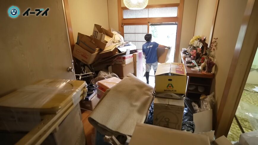 （写真：「イーブイ片付けチャンネル」より）