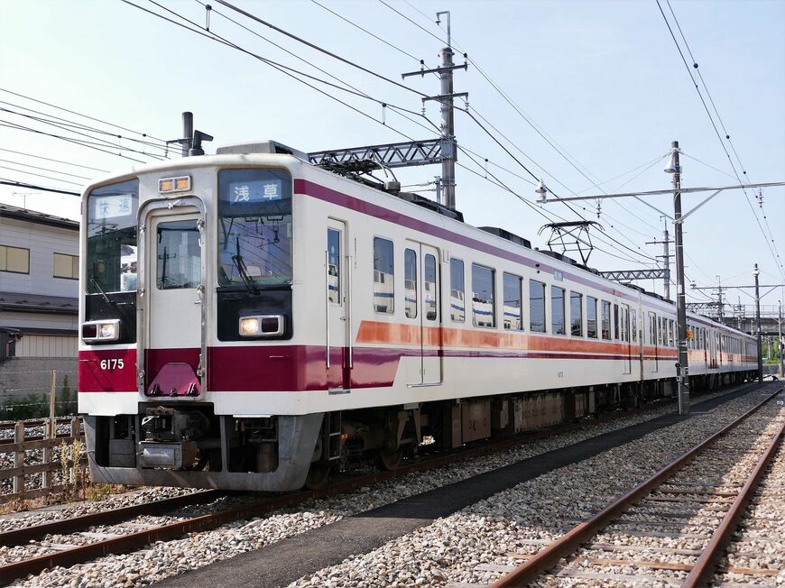 日光・鬼怒川線の顔として走り続ける6050型（記者撮影）