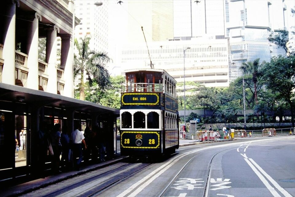25年で激変した｢香港｣中国返還前の乗り物の姿 地下鉄は発展途上､2階