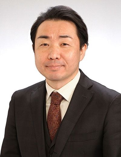 山口裕也（やまぐち・ゆうや）一般社団法人School Transformation Networking代表理事独立研究者。主な研究領域は心理学、教育学、哲学。博士課程在学中だった2005年から研究員として基礎自治体の教育委員会に在籍し、その間、大学の教育学部非常勤講師を務めるなどして2023年4月に独立、哲学者・教育学者の苫野一徳氏と共に一般社団法人School Transformation Networkingを設立した。ScTN質問紙（主体的・対話的で深い学びのための意識・実態調査質問紙）の著作者・著作権者でもある。主な著書に『教育は変えられる』（講談社現代新書）など（写真：山口氏提供）